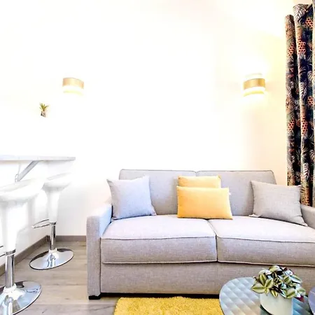 Apartment Rue Des Halles